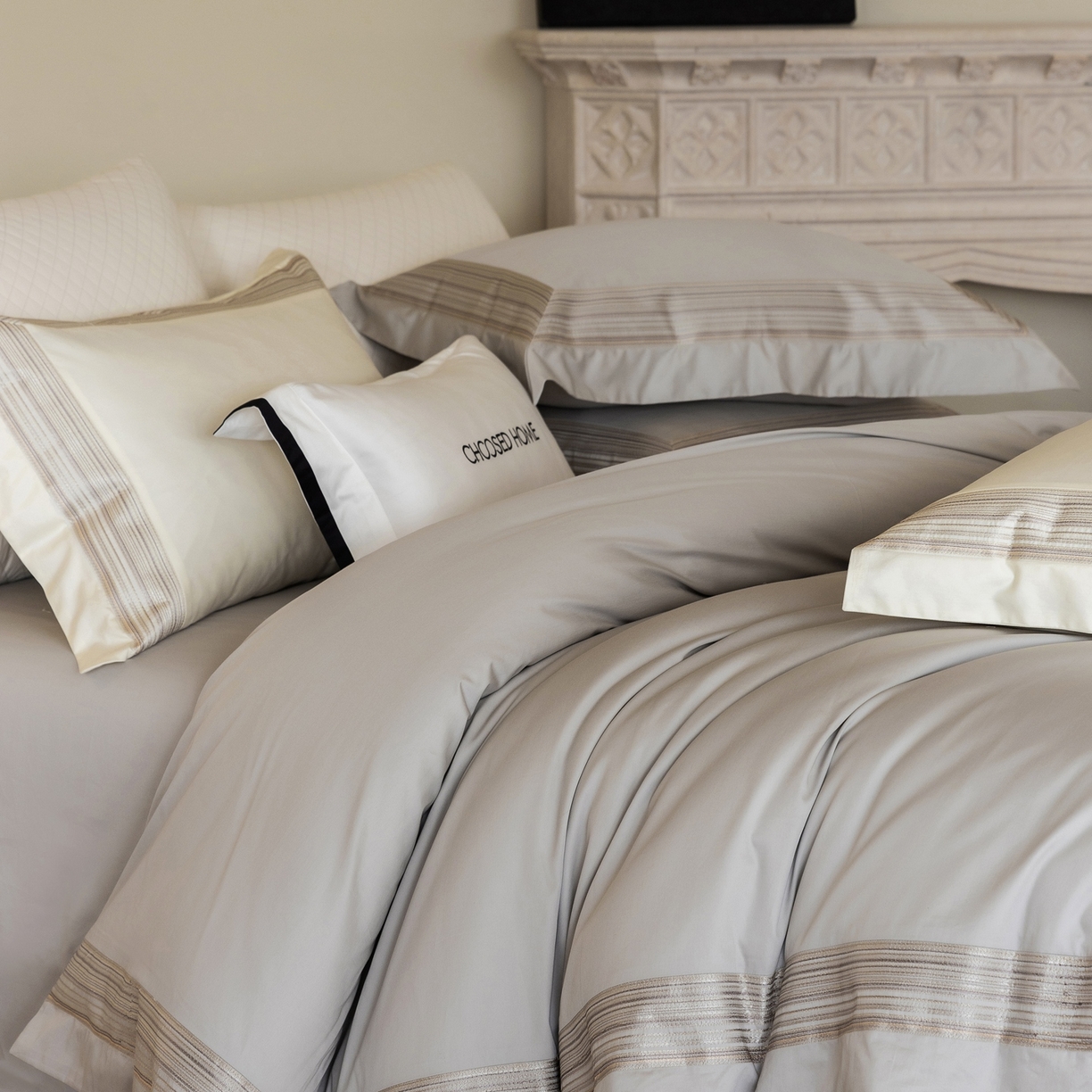 91家纺网 家纺一手货源 找家纺 初拾 2026新款全棉纯棉简约刺绣老钱风四件套—圣托里尼 圣托里尼-高级灰