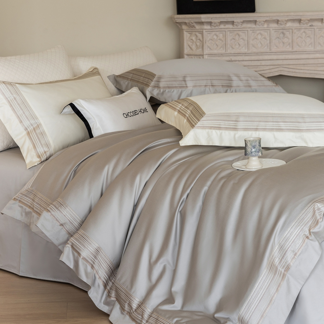 91家纺网 家纺一手货源 找家纺 初拾 2026新款全棉纯棉简约刺绣老钱风四件套—圣托里尼 圣托里尼-高级灰