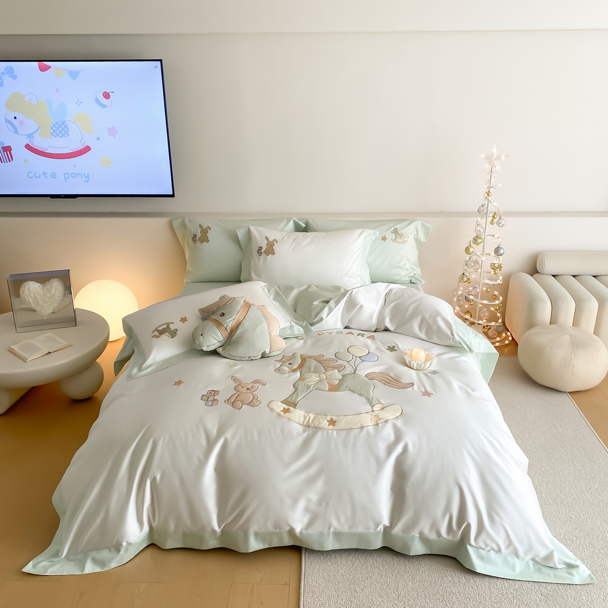 91家纺网 家纺一手货源 找家纺 （总）FORTWO家纺原创设计（FOR TWO家纺） 2026新款50长绒棉拼角贴布绣四件套-幸运木马