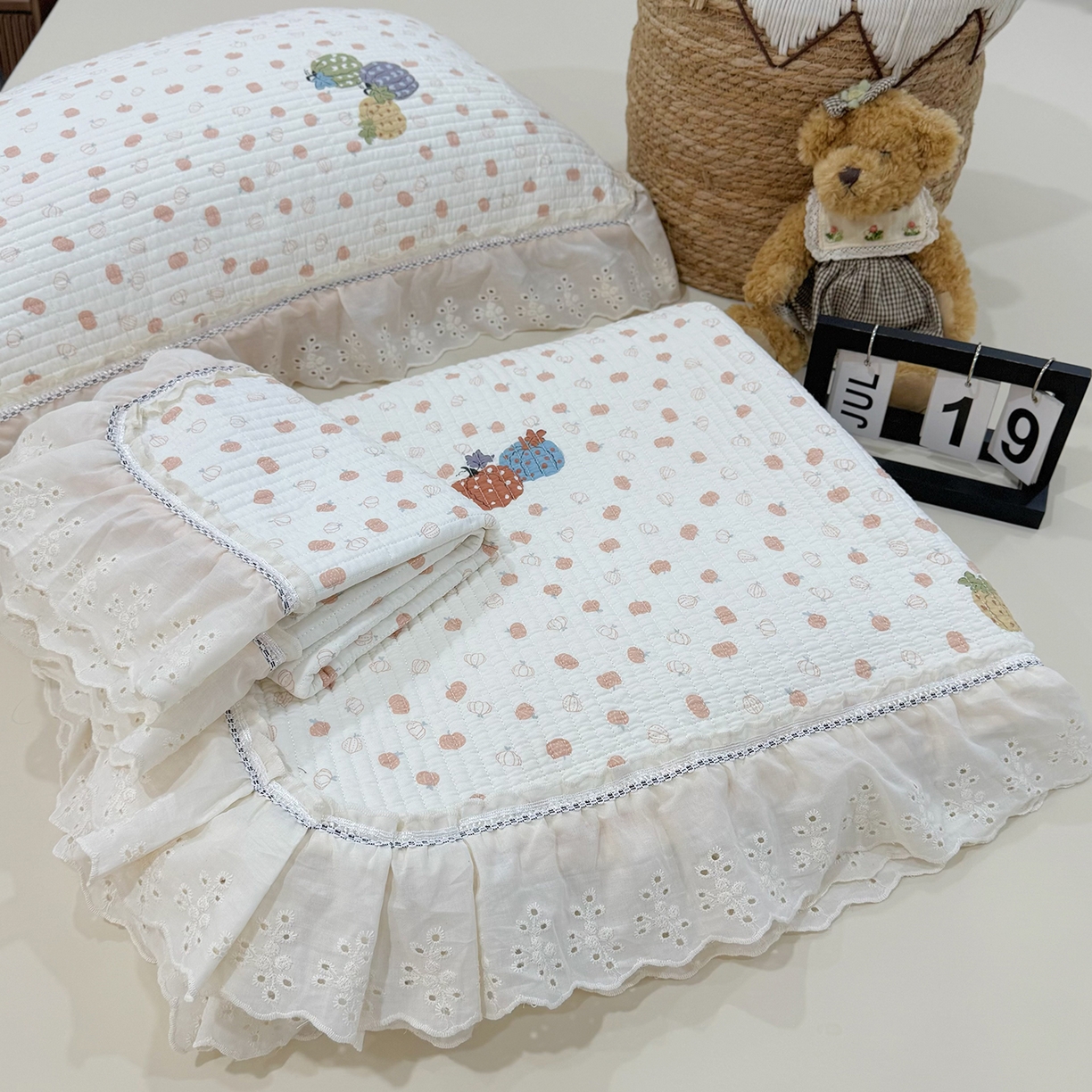 91家纺网 家纺一手货源 找家纺 （总）欣宜家纺 2026新款法式双面全棉填充棉花加厚花边床盖三件套