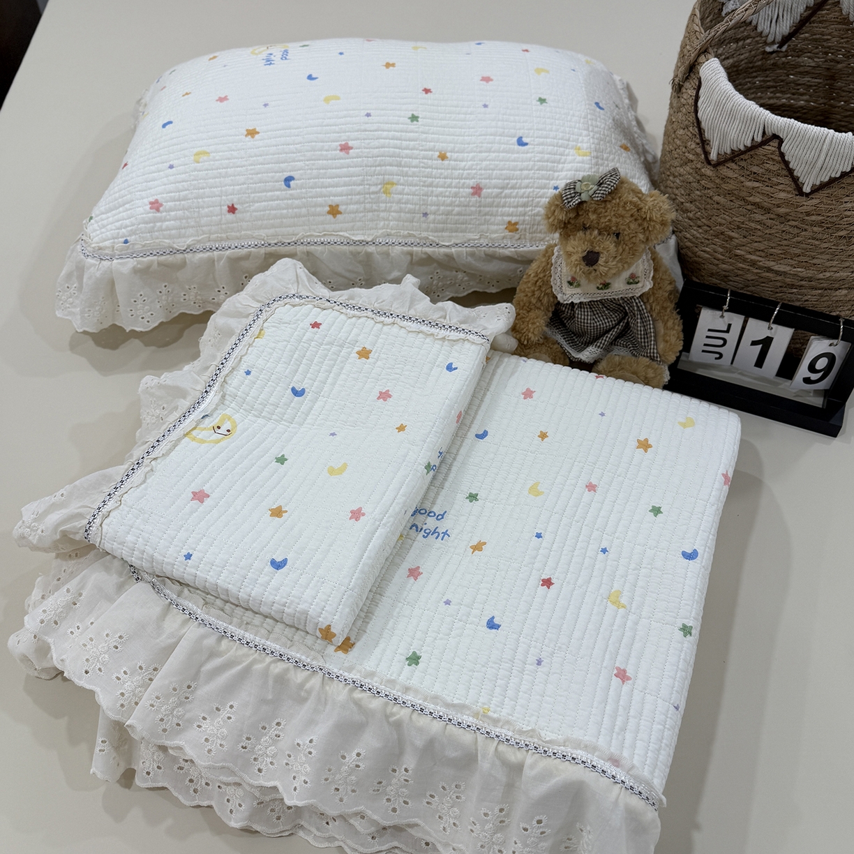 欣宜家纺 2026新款法式双面全棉填充棉花加厚花边床盖三件套 繁星