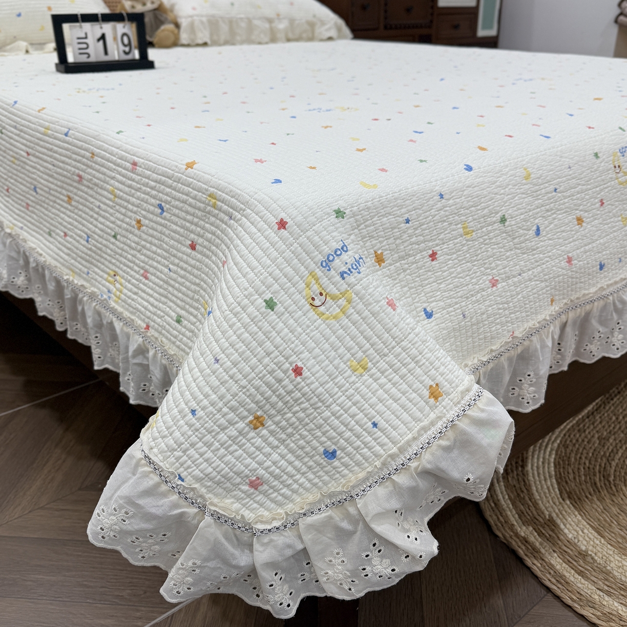 91家纺网 家纺一手货源 找家纺 欣宜家纺 2026新款法式双面全棉填充棉花加厚花边床盖三件套 繁星