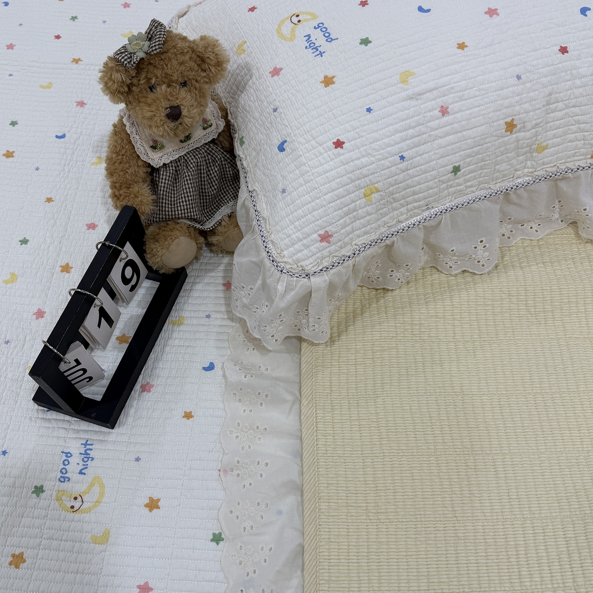 91家纺网 家纺一手货源 找家纺 欣宜家纺 2026新款法式双面全棉填充棉花加厚花边床盖三件套 繁星