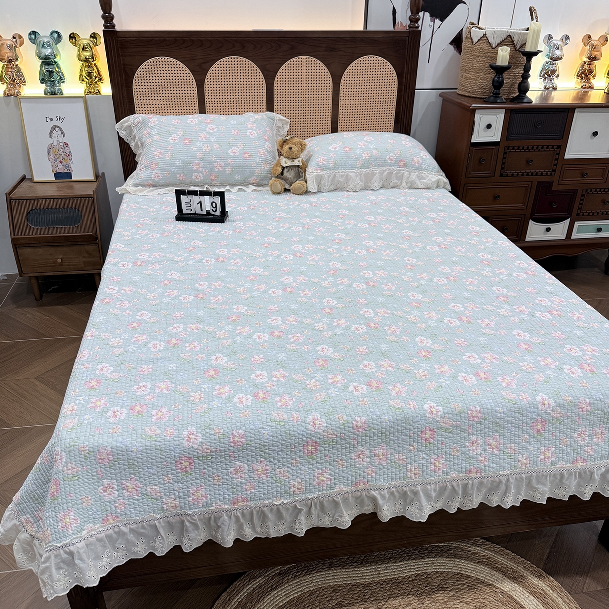 91家纺网 家纺一手货源 找家纺 欣宜家纺 2026新款法式双面全棉填充棉花加厚花边床盖三件套 恋恋花开-绿