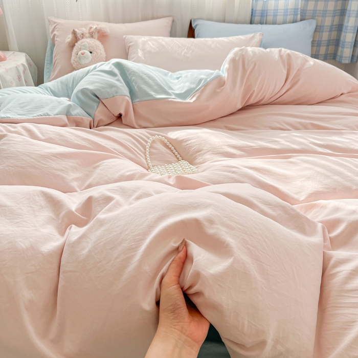 91家纺网 家纺一手货源 找家纺 雨帆家纺 2026新款素色双拼水洗棉混搭四件套 粉+天蓝