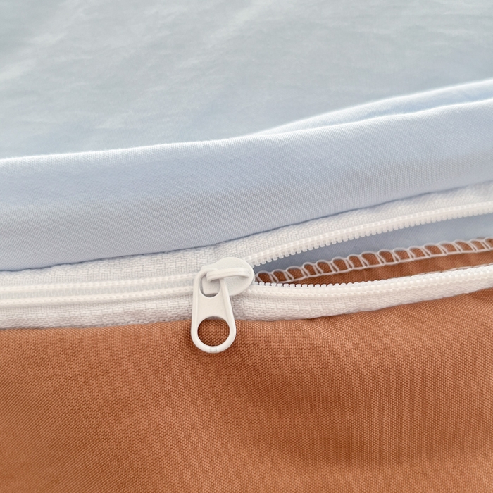 91家纺网 家纺一手货源 找家纺 雨帆家纺 2026新款素色双拼水洗棉混搭四件套 蓝+咖