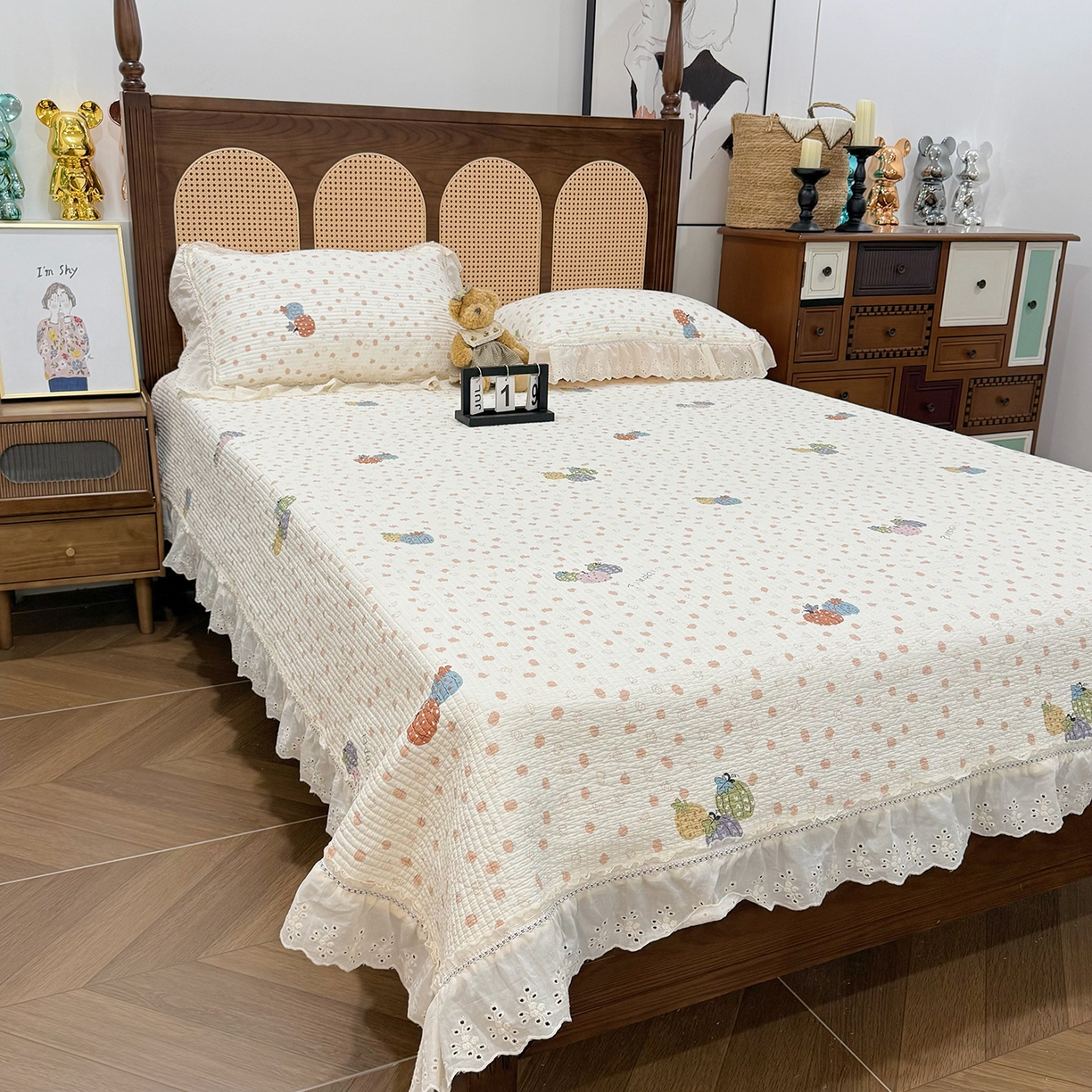 91家纺网 家纺一手货源 找家纺 欣宜家纺 2026新款法式双面全棉填充棉花加厚花边床盖三件套 甜糯软糖