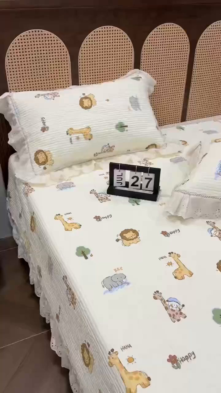 91家纺网 家纺一手货源 找家纺 欣宜家纺 2026新款法式双面全棉填充棉花加厚花边床盖三件套 游乐园