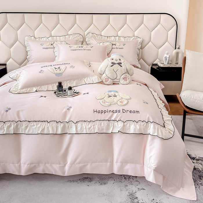 91家纺网 家纺一手货源 找家纺 （总）丞音家纺 2026新款卡通风少女心A类50s双股100支贡缎长绒棉四件套刺绣全棉被套绣花床笠高档礼盒装