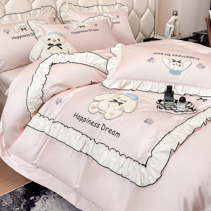 91家纺网 家纺一手货源 找家纺 （总）丞音家纺 2026新款卡通风少女心A类50s双股100支贡缎长绒棉四件套刺绣全棉被套绣花床笠高档礼盒装