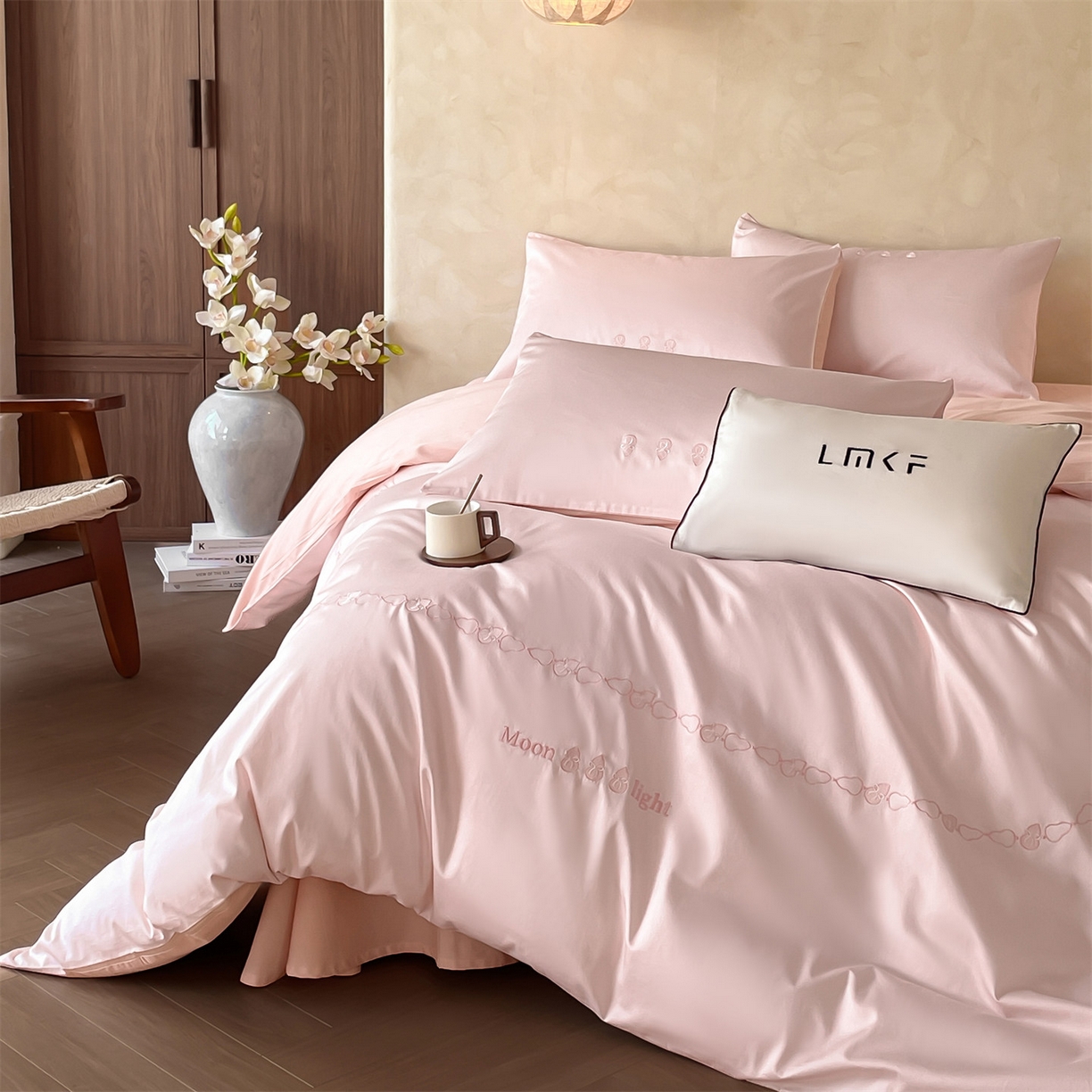 91家纺网 家纺一手货源 找家纺 （总）蓝米卡夫 2026春季新款-60S长绒棉贡缎刺绣系列四件套-福芦（礼盒）