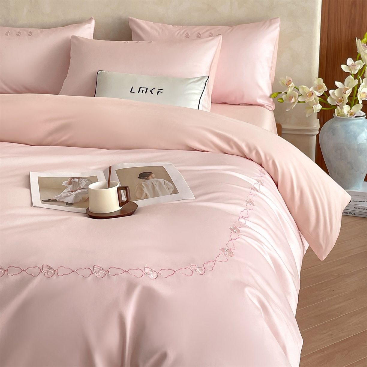 91家纺网 家纺一手货源 找家纺 （总）蓝米卡夫 2026春季新款-60S长绒棉贡缎刺绣系列四件套-福芦（礼盒）