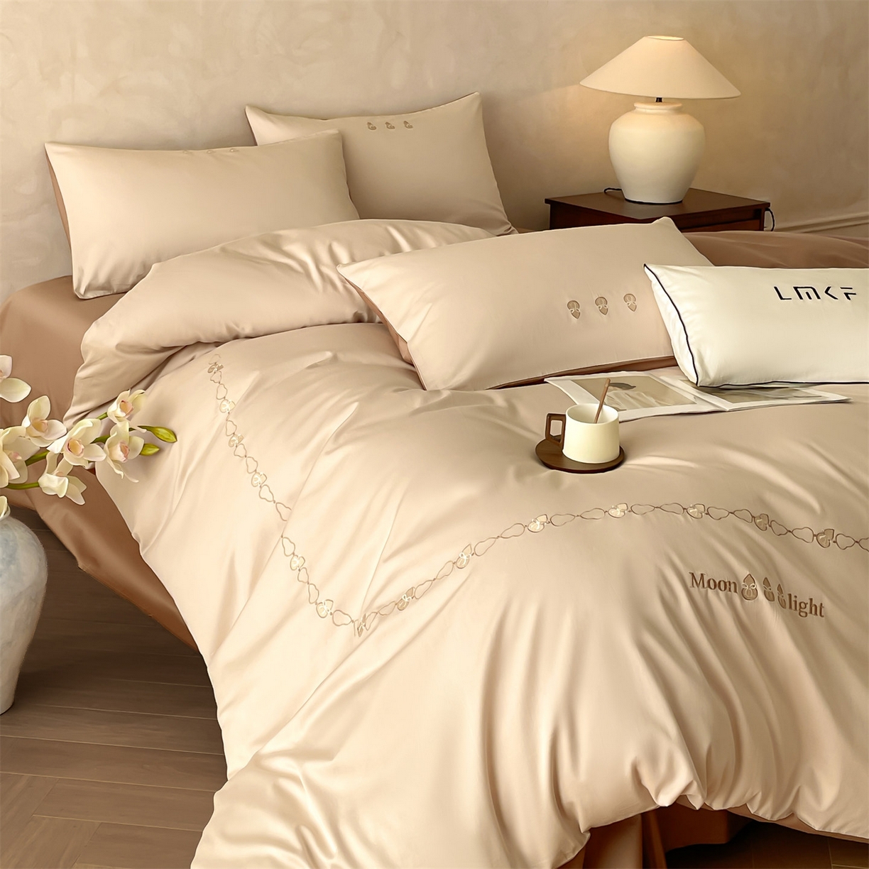 91家纺网 家纺一手货源 找家纺 蓝米卡夫 2026春季新款-60S长绒棉贡缎刺绣系列四件套-福芦（礼盒） 福芦-玛卡+可可棕