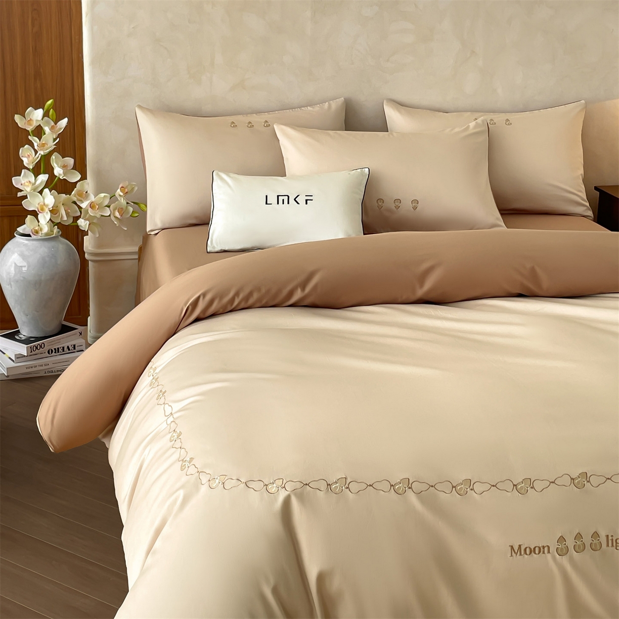 91家纺网 家纺一手货源 找家纺 蓝米卡夫 2026春季新款-60S长绒棉贡缎刺绣系列四件套-福芦（礼盒） 福芦-玛卡+可可棕