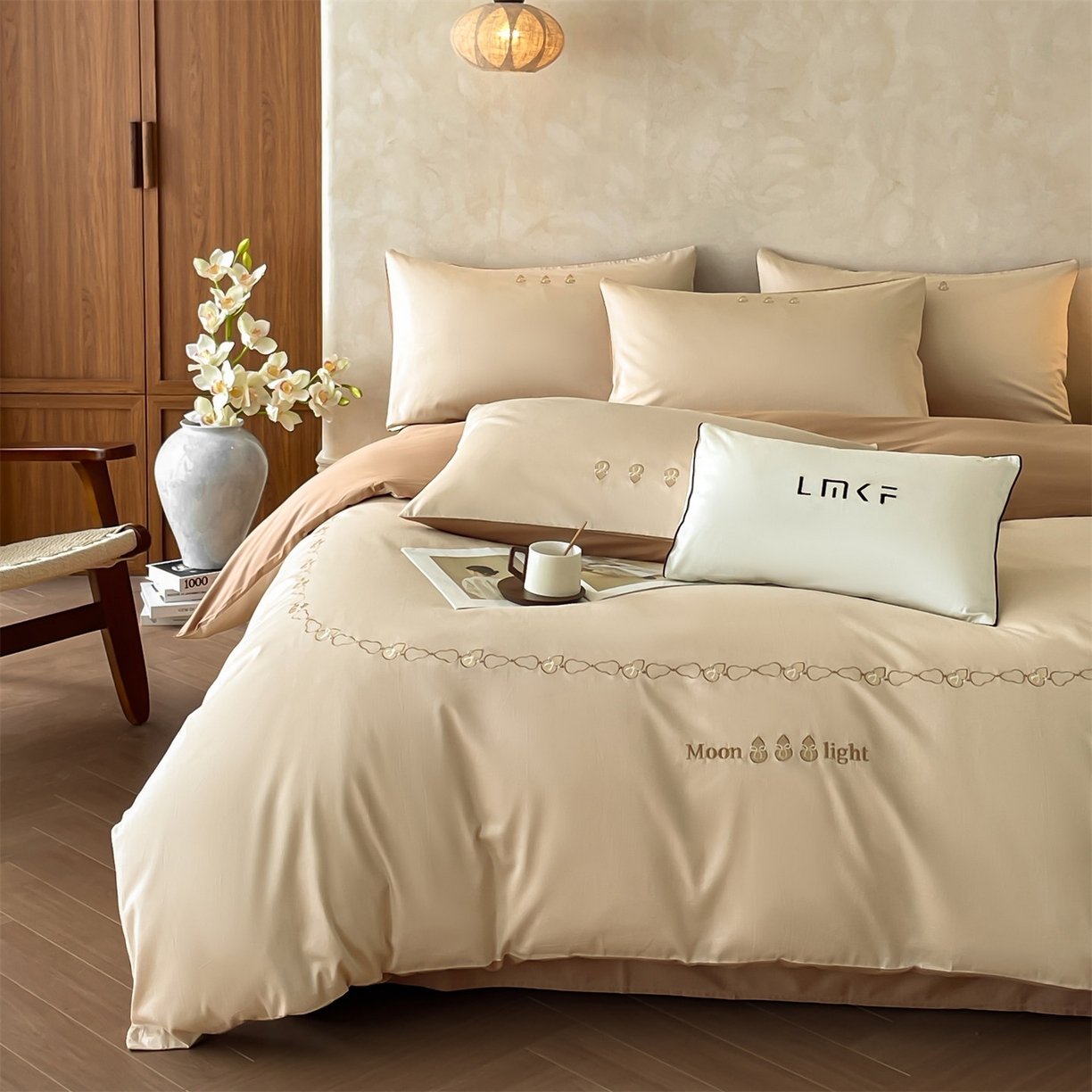 91家纺网 家纺一手货源 找家纺 蓝米卡夫 2026春季新款-60S长绒棉贡缎刺绣系列四件套-福芦（礼盒） 福芦-玛卡+可可棕