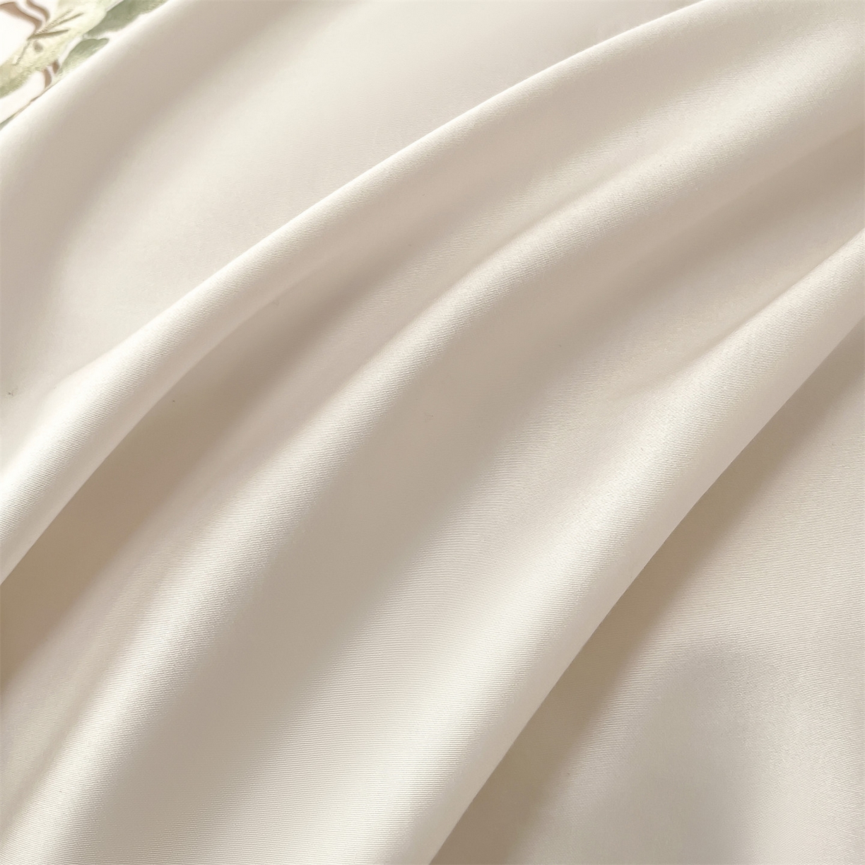 91家纺网 家纺一手货源 找家纺 （总）蓝米卡夫 2026春季新款-60S长绒棉贡缎刺绣系列四件套-放轻松（礼盒）