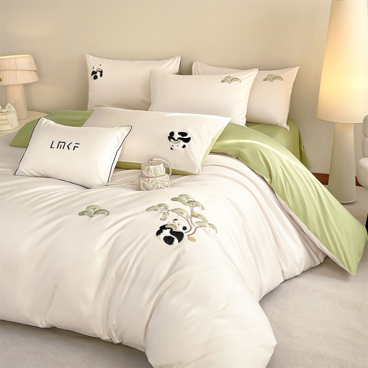 91家纺网 家纺一手货源 找家纺 （总）蓝米卡夫 2026春季新款-60S长绒棉贡缎刺绣系列四件套-放轻松（礼盒）