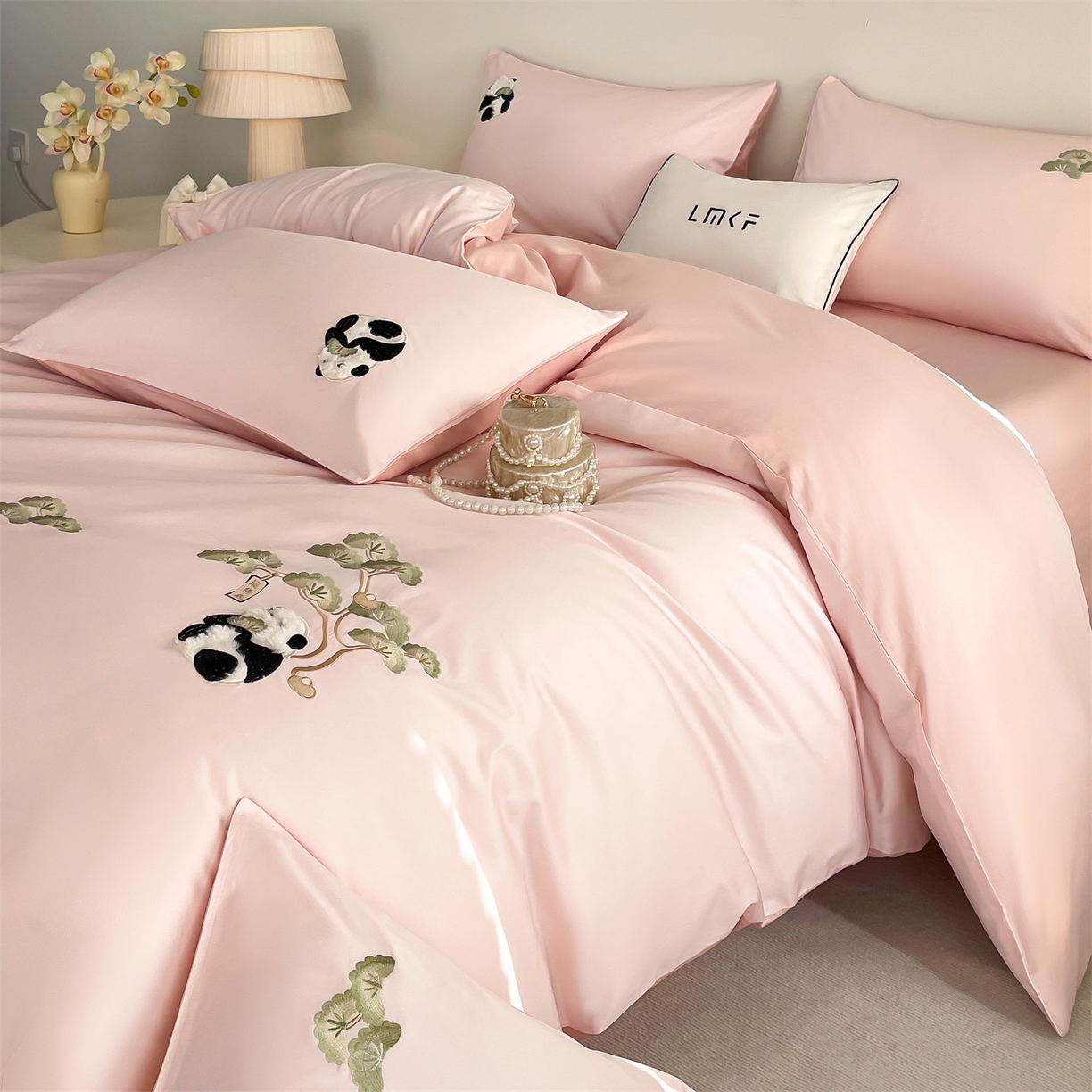 蓝米卡夫 2026春季新款-60S长绒棉贡缎刺绣系列四件套-放轻松（礼盒） 放轻松-优雅粉+奶油粉