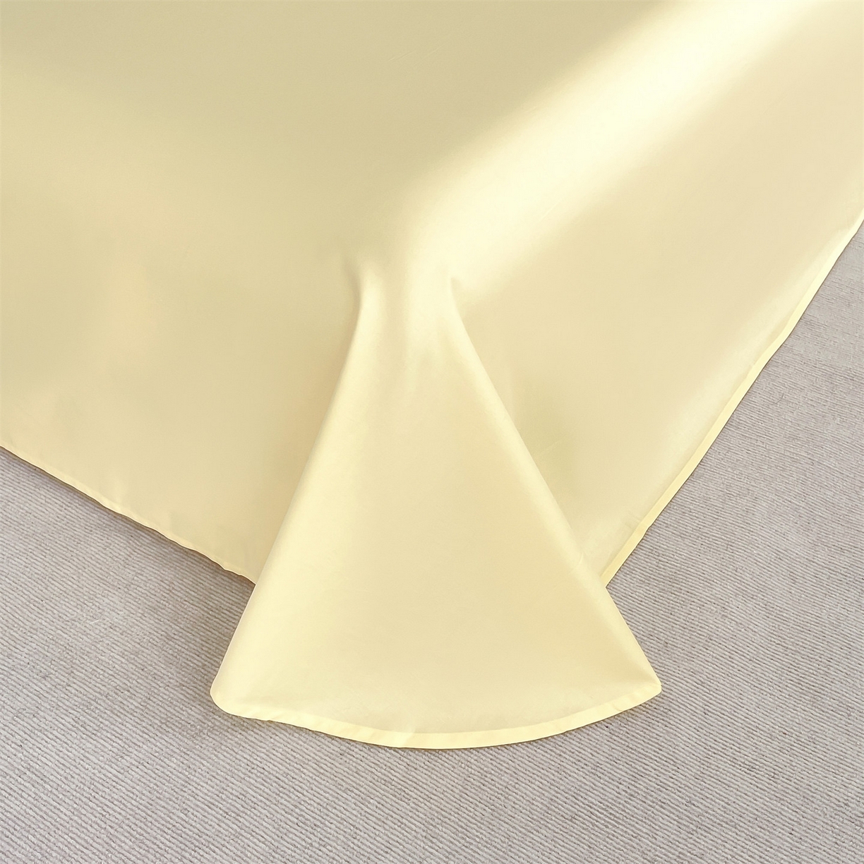 91家纺网 家纺一手货源 找家纺 蓝米卡夫 2026春季新款-60S长绒棉贡缎刺绣系列四件套-放轻松（礼盒） 放轻松-天空蓝+初黄