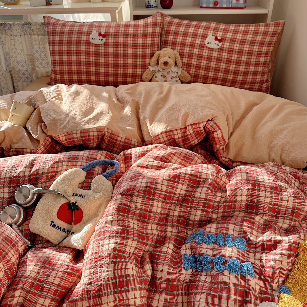 91家纺网 家纺一手货源 找家纺 美乐迪家纺 2026新款云感双层纱毛巾绣四件套 大脸猫