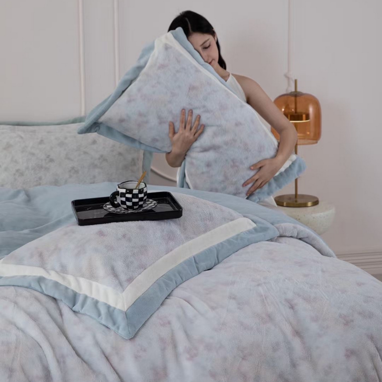 91家纺网 家纺一手货源 找家纺 玖琳家纺 2026新款高端高克重水貂绒四件套 浅浅 蓝色