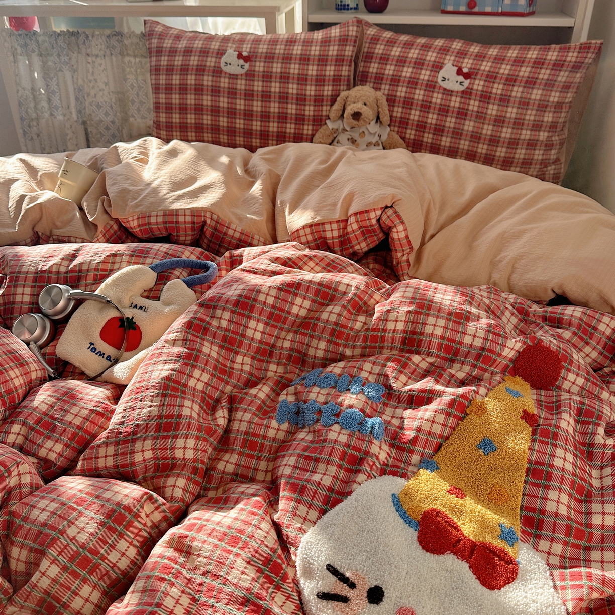 91家纺网 家纺一手货源 找家纺 美乐迪家纺 2026新款云感双层纱毛巾绣四件套 大脸猫