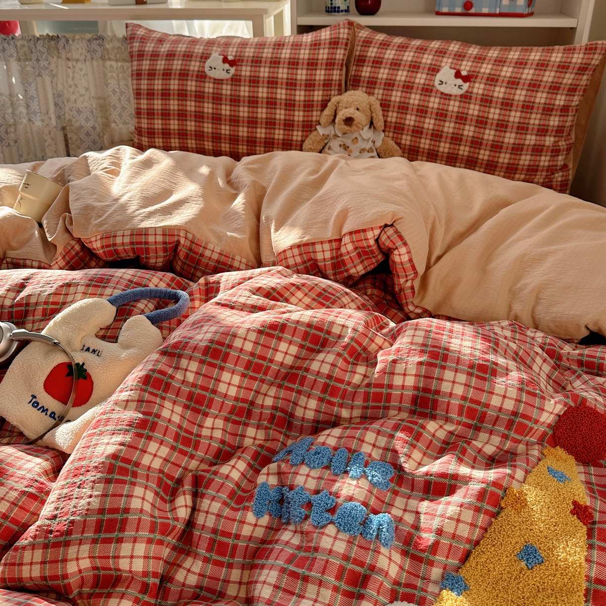 91家纺网 家纺一手货源 找家纺 美乐迪家纺 2026新款云感双层纱毛巾绣四件套 大脸猫