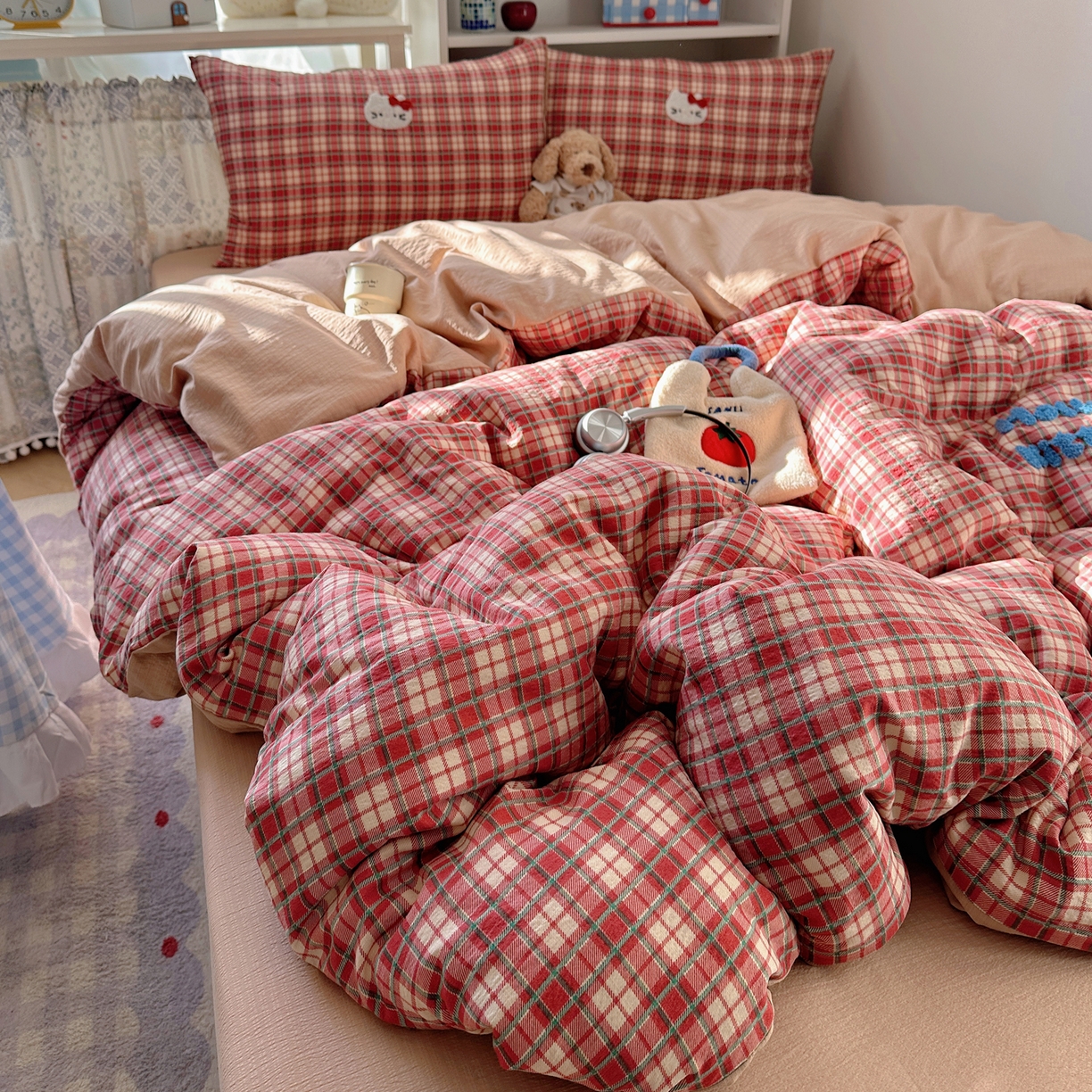 91家纺网 家纺一手货源 找家纺 美乐迪家纺 2026新款云感双层纱毛巾绣四件套 大脸猫