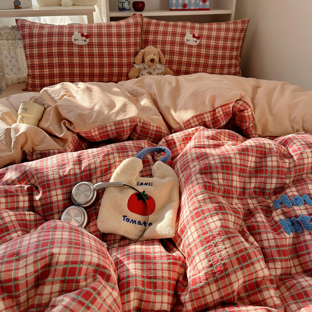 91家纺网 家纺一手货源 找家纺 美乐迪家纺 2026新款云感双层纱毛巾绣四件套 大脸猫