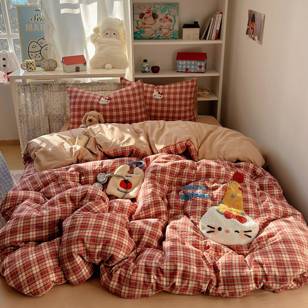 91家纺网 家纺一手货源 找家纺 美乐迪家纺 2026新款云感双层纱毛巾绣四件套 大脸猫