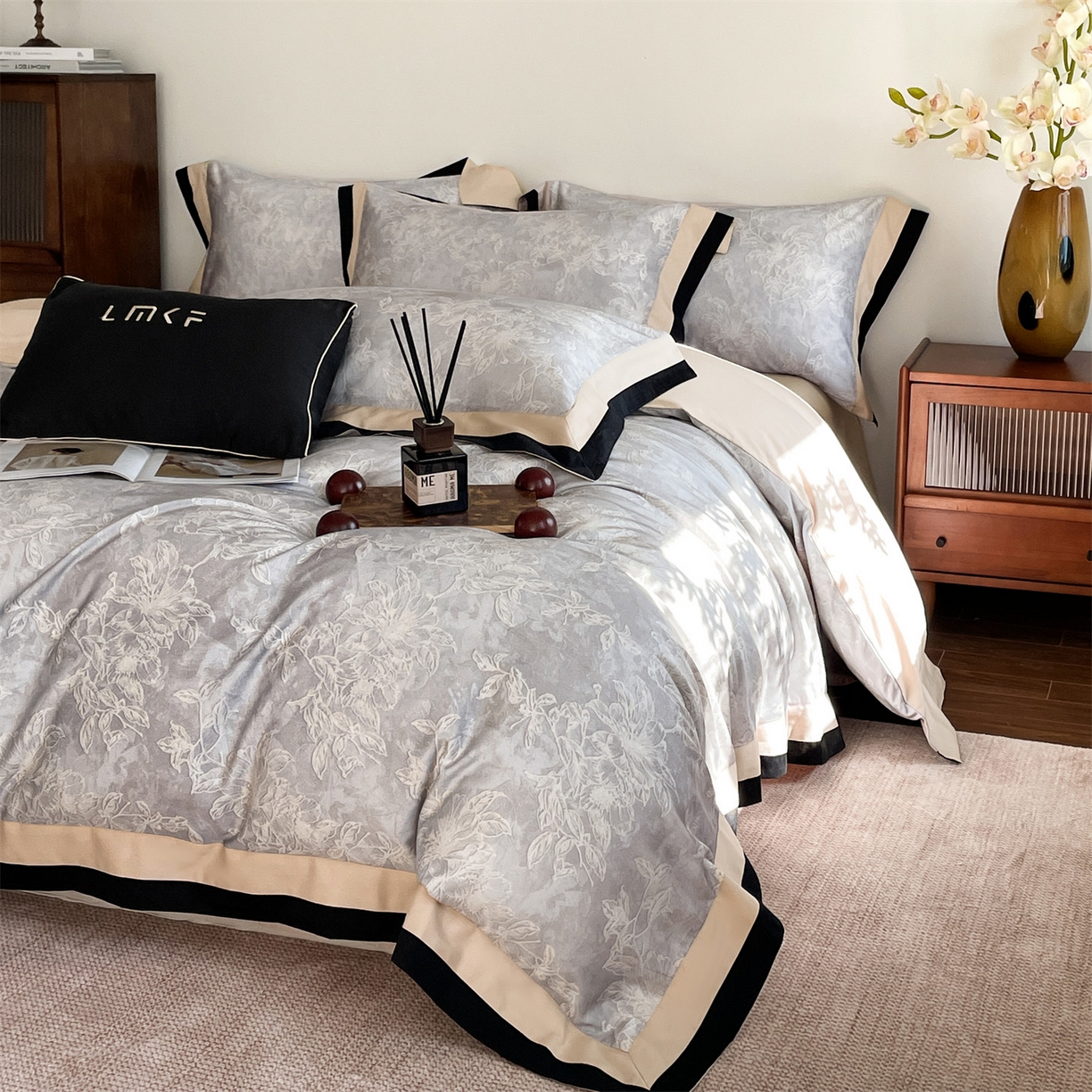 91家纺网 家纺一手货源 找家纺 （总）蓝米卡夫 2026春季新款-60S长绒棉数码印花贡缎双拼角系列四件套-巴音布鲁（礼盒）