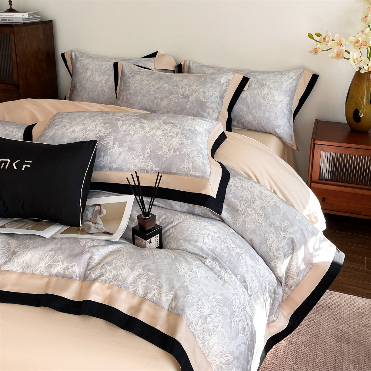 91家纺网 家纺一手货源 找家纺 （总）蓝米卡夫 2026春季新款-60S长绒棉数码印花贡缎双拼角系列四件套-巴音布鲁（礼盒）