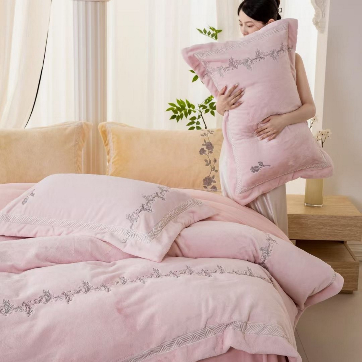 91家纺网 家纺一手货源 找家纺 玖琳家纺 2026新款高端高克重水貂绒四件套-戴思系列 戴思 粉