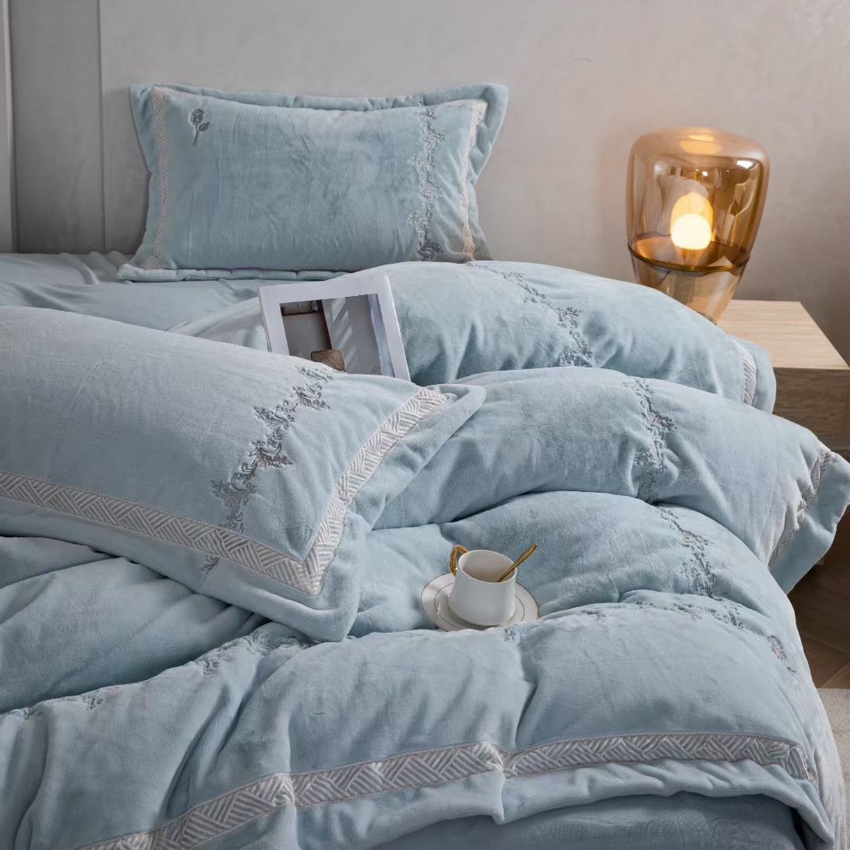 91家纺网 家纺一手货源 找家纺 玖琳家纺 2026新款高端高克重水貂绒四件套-戴思系列 戴思 蓝