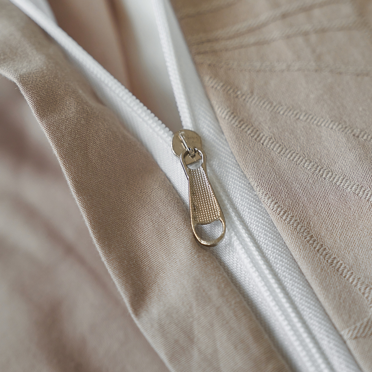 91家纺网 家纺一手货源 找家纺 小懒猪 2026新款亲肤舒适立体全棉纯棉提花四件套-二 伯格-金属灰