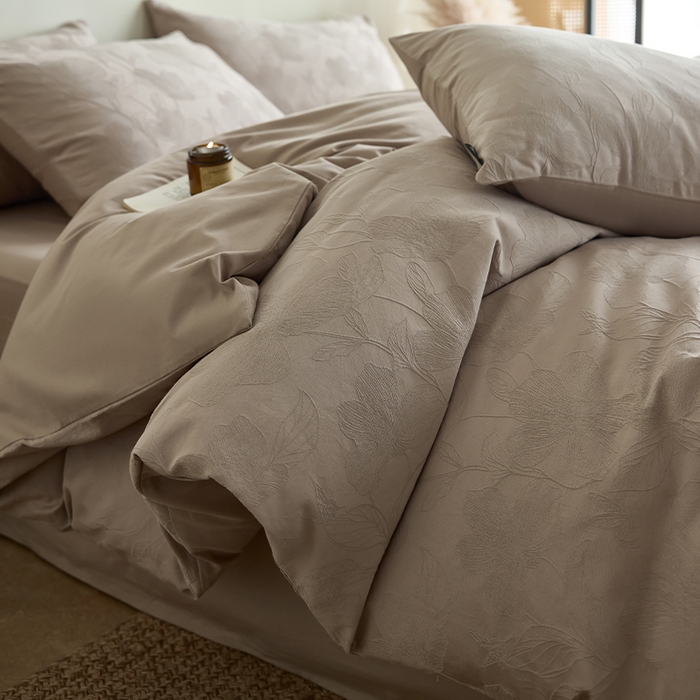 91家纺网 家纺一手货源 找家纺 小懒猪 2026新款亲肤舒适立体全棉纯棉提花四件套-二 花柔玉净-金属灰