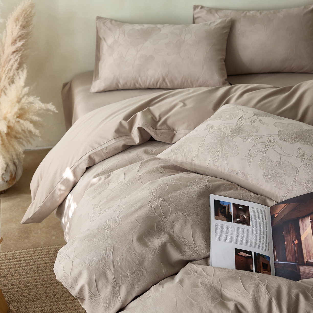 91家纺网 家纺一手货源 找家纺 小懒猪 2026新款亲肤舒适立体全棉纯棉提花四件套-二 花柔玉净-金属灰