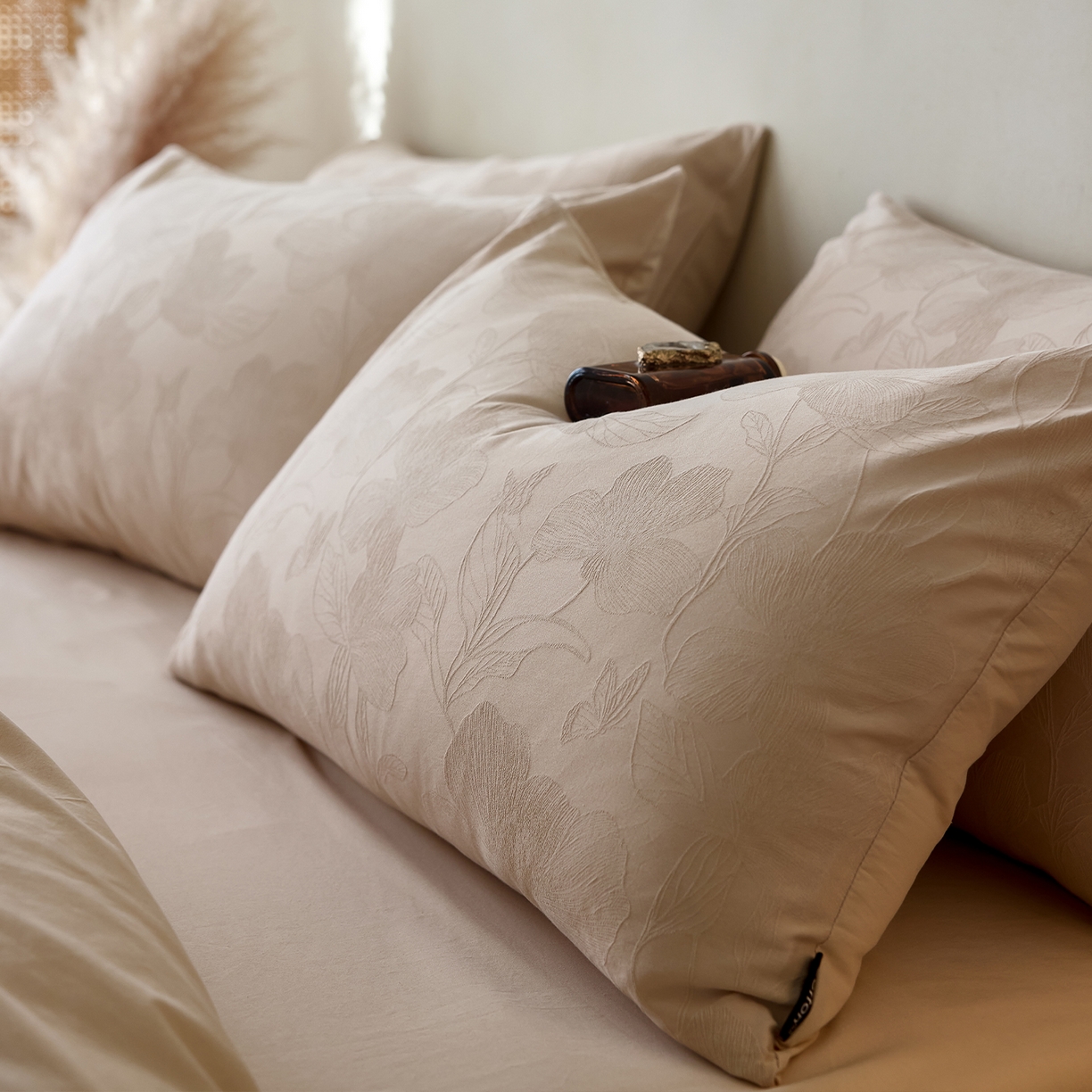 91家纺网 家纺一手货源 找家纺 小懒猪 2026新款亲肤舒适立体全棉纯棉提花四件套-二 花柔玉净-米杏