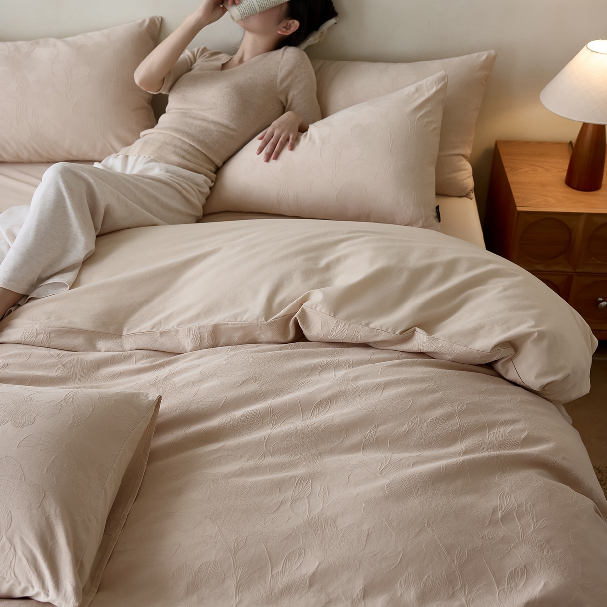 91家纺网 家纺一手货源 找家纺 小懒猪 2026新款亲肤舒适立体全棉纯棉提花四件套-二 花柔玉净-米杏