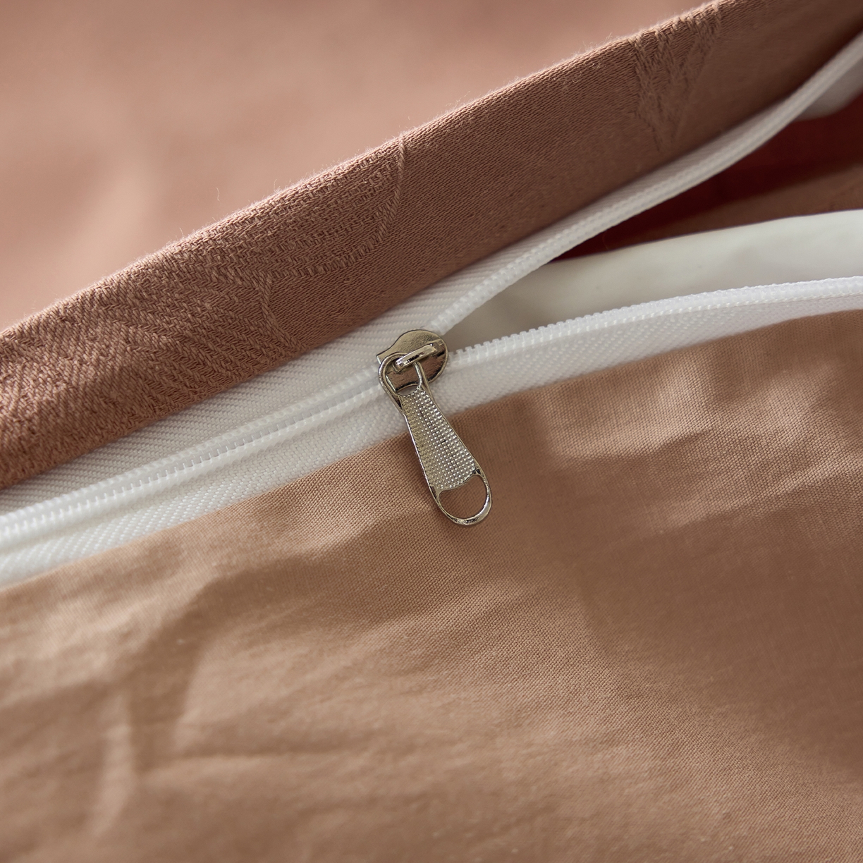 91家纺网 家纺一手货源 找家纺 小懒猪 2026新款亲肤舒适立体全棉纯棉提花四件套-二 花柔玉净-深秋咖