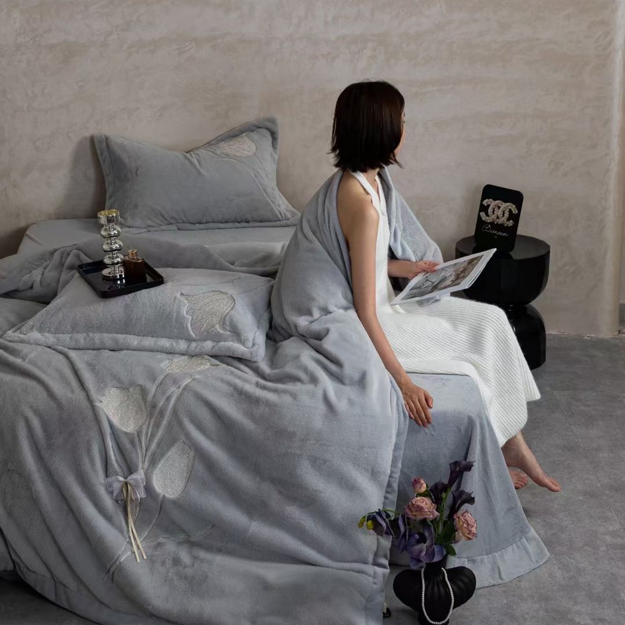 91家纺网 家纺一手货源 找家纺 2026新款高端高克重水貂绒四件套-漫枝系列 漫枝 灰色