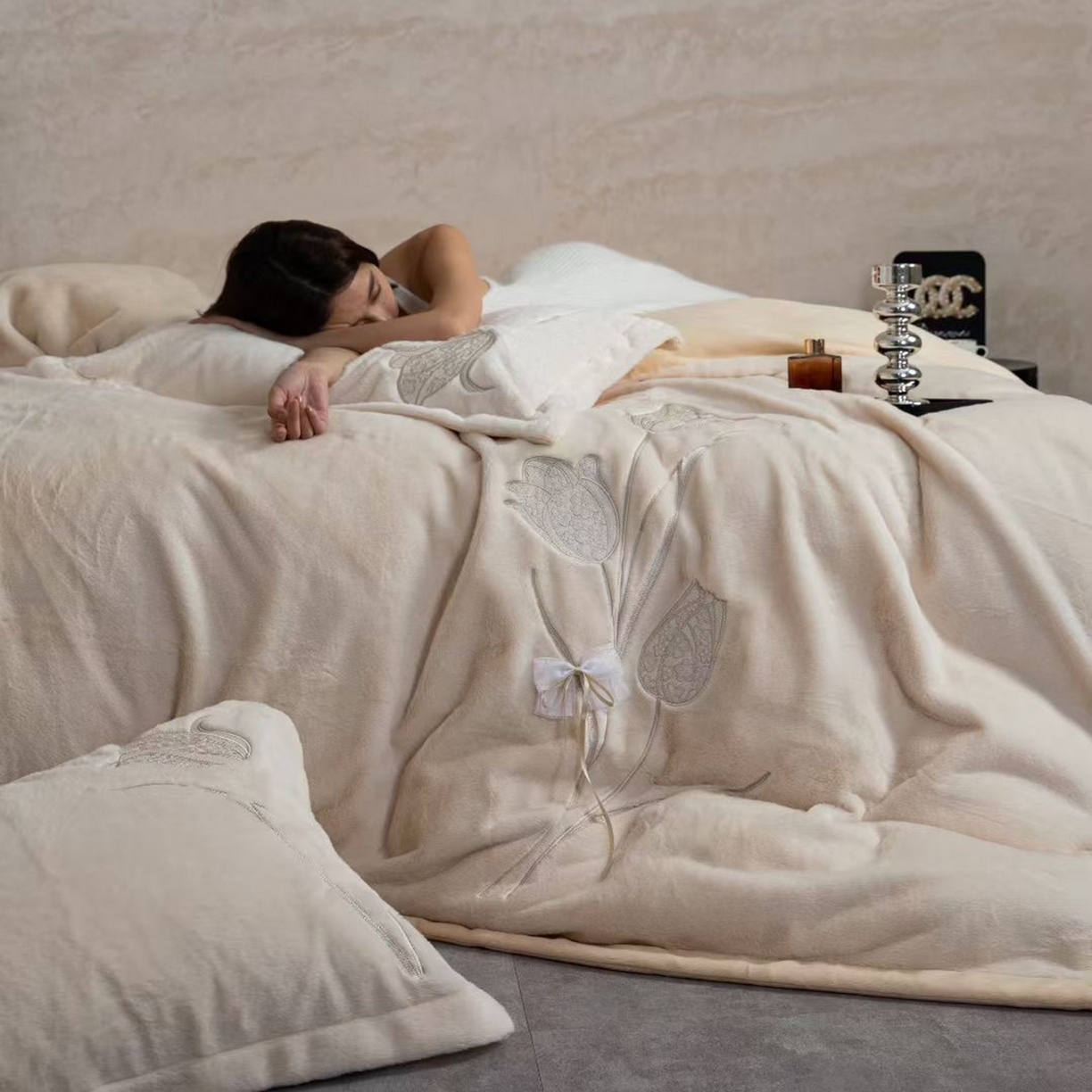 91家纺网 家纺一手货源 找家纺 2026新款高端高克重水貂绒四件套-漫枝系列 漫枝 咖色