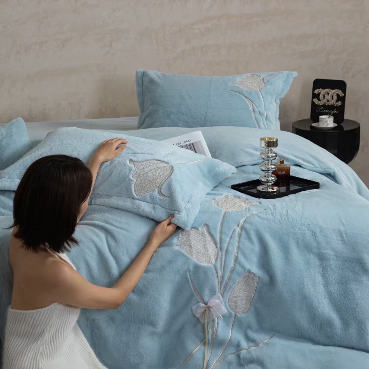 91家纺网 家纺一手货源 找家纺 2026新款高端高克重水貂绒四件套-漫枝系列 漫枝 蓝色