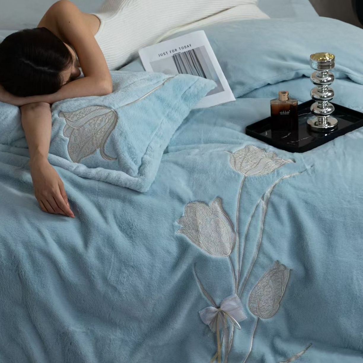 91家纺网 家纺一手货源 找家纺 2026新款高端高克重水貂绒四件套-漫枝系列 漫枝 蓝色