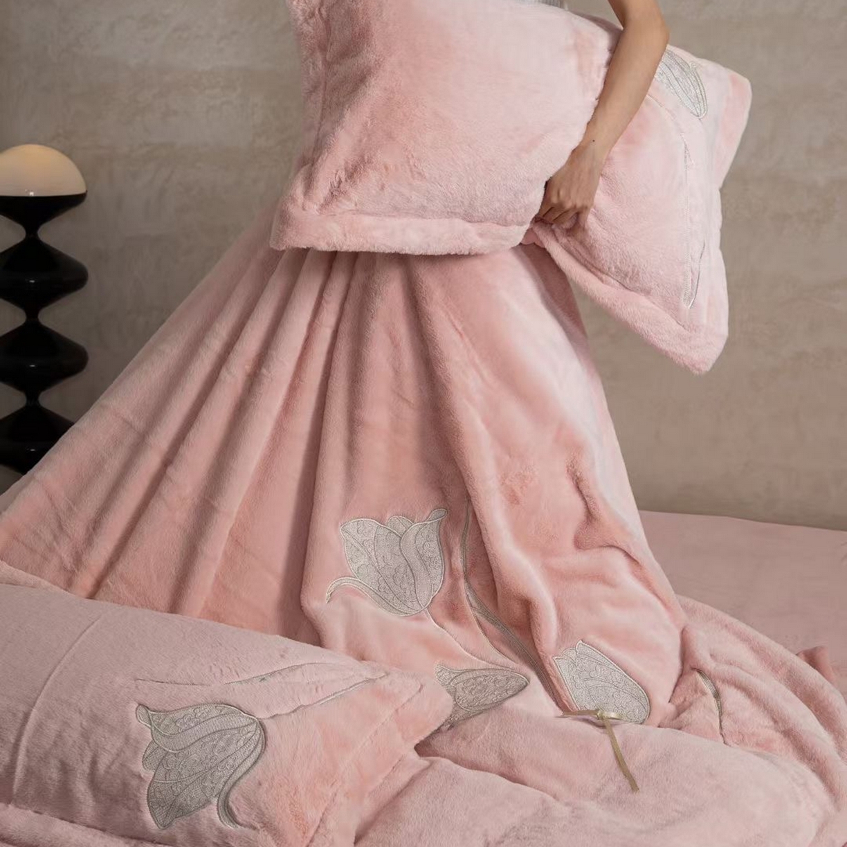 91家纺网 家纺一手货源 找家纺 2026新款高端高克重水貂绒四件套-漫枝系列 漫枝 玉色