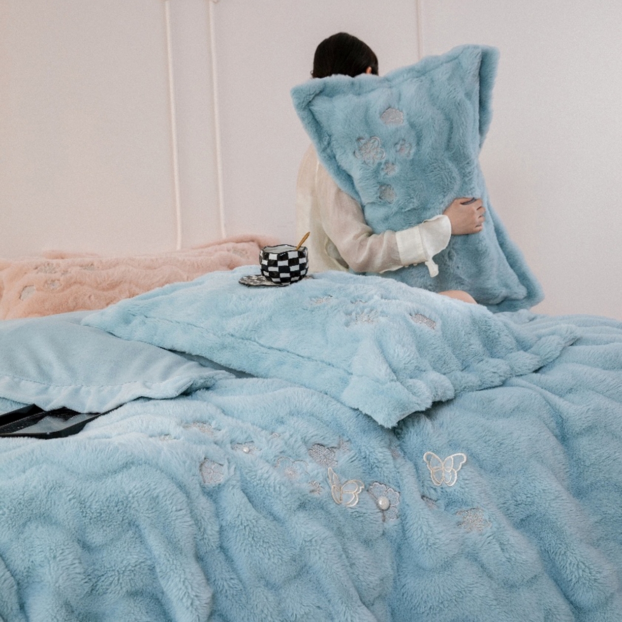 91家纺网 家纺一手货源 找家纺 （总）玖琳家纺 2026新款高端高克重水貂绒四件套-倾颜系列