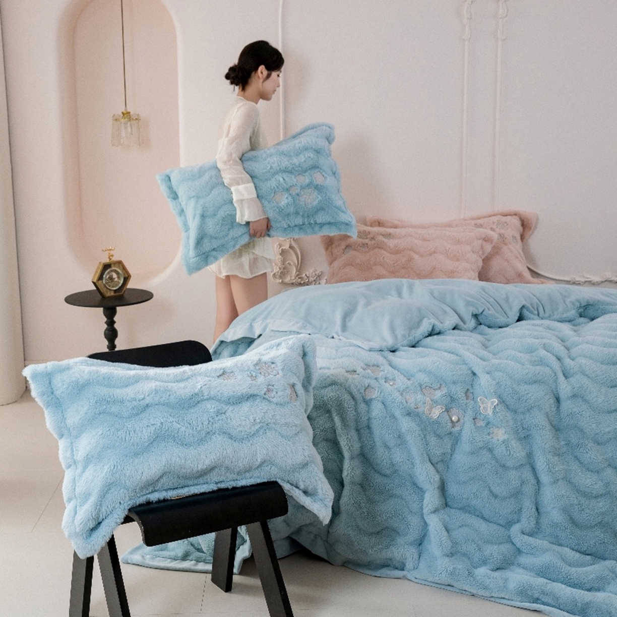 91家纺网 家纺一手货源 找家纺 （总）玖琳家纺 2026新款高端高克重水貂绒四件套-倾颜系列