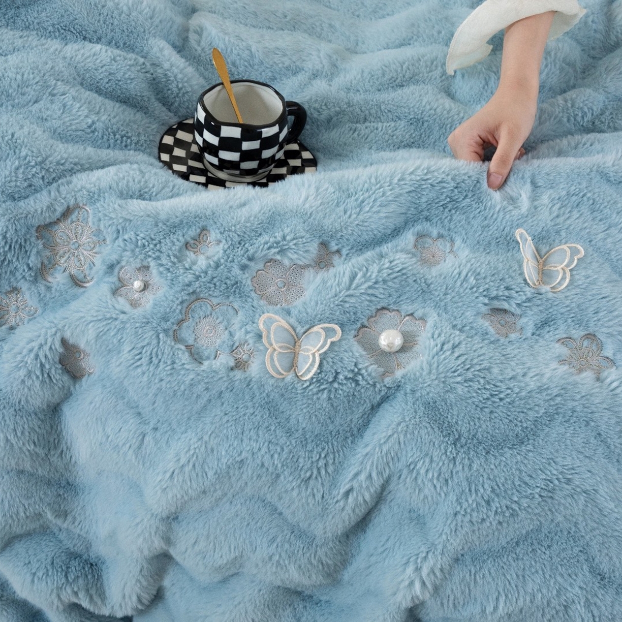 91家纺网 家纺一手货源 找家纺 （总）玖琳家纺 2026新款高端高克重水貂绒四件套-倾颜系列