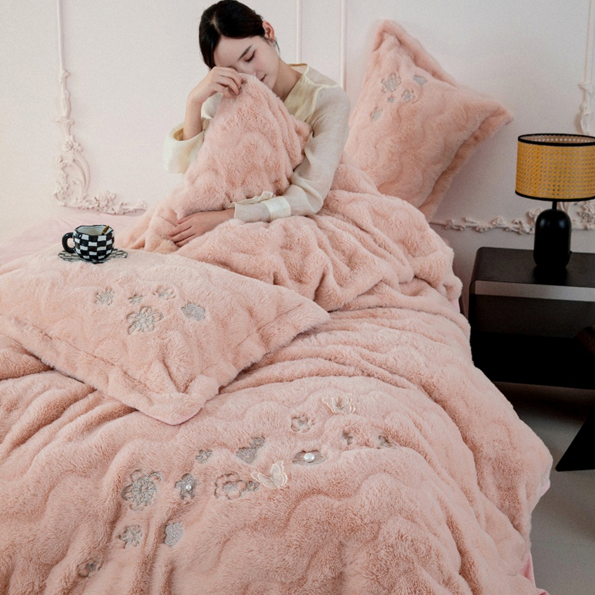 91家纺网 家纺一手货源 找家纺 玖琳家纺 2026新款高端高克重水貂绒四件套-倾颜系列 倾颜  玉色