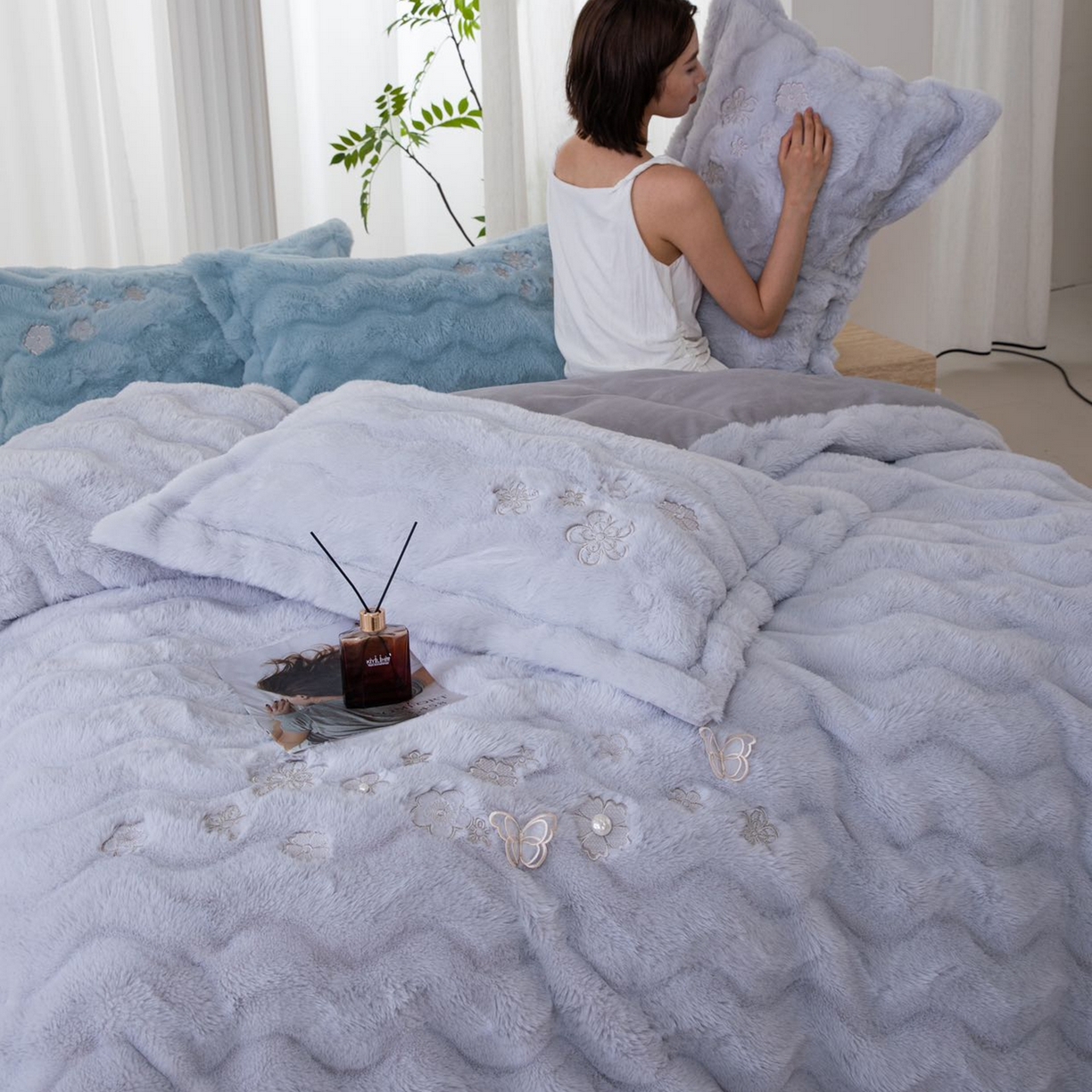 91家纺网 家纺一手货源 找家纺 玖琳家纺 2026新款高端高克重水貂绒四件套-倾颜系列 倾颜 灰色